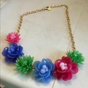 Talbots beautiful vacay cruise statement necklace!  18”. This is adorable